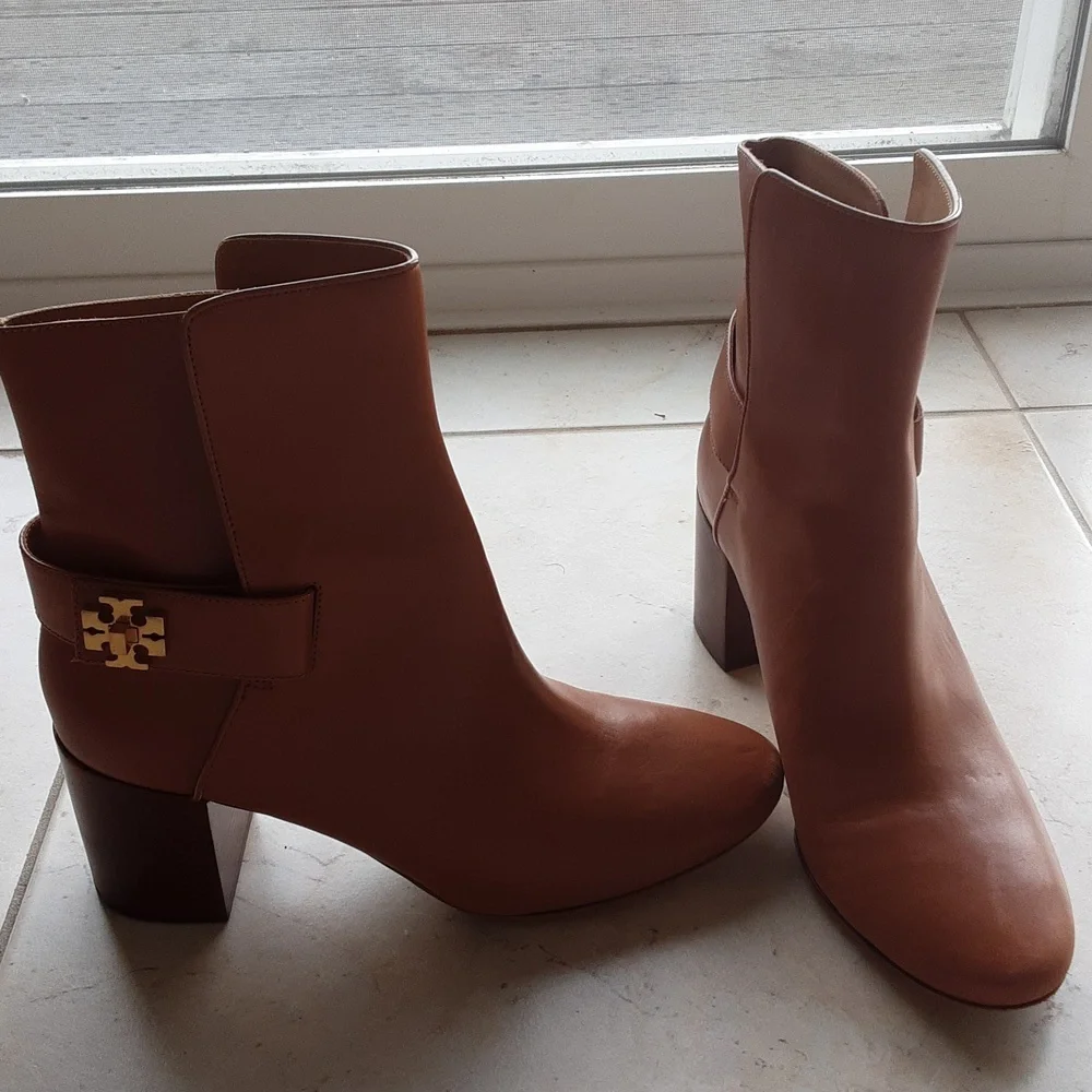 Tory Burch almost new boots - Picture 3 of 11